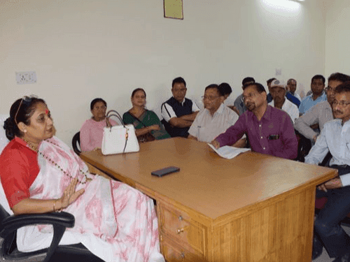 Assembly Speaker listened to the problems of the public and gave instructions to the concerned