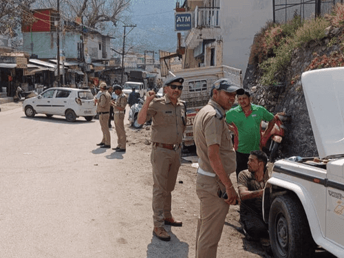 Action taken by Traffic Police against vehicles parked in no parking