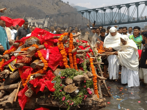 Politicians paid tribute to Cabinet Minister Late Chandan Ram Das