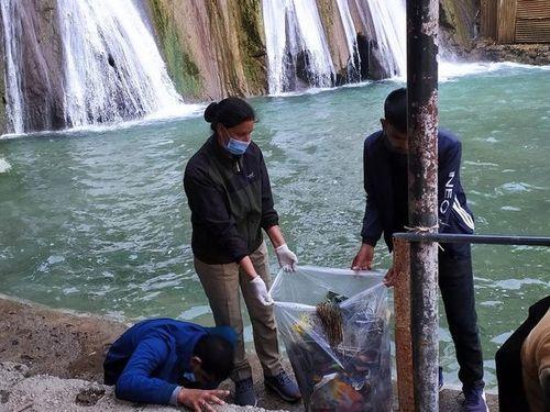 Tehri Police launched cleanliness drive.