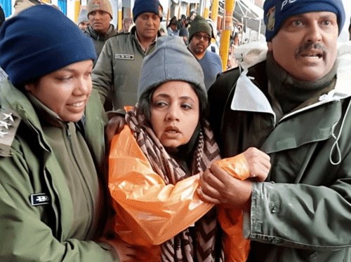 First aid given to female devotee when she fainted in the temple premises