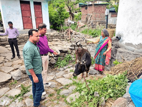 Additional Director Garhwal Mandal Dr. Ashok Kumar visited Rudraprayag district