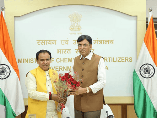 Cabinet Minister Dr. Dhan Singh Rawat met Union Health Minister