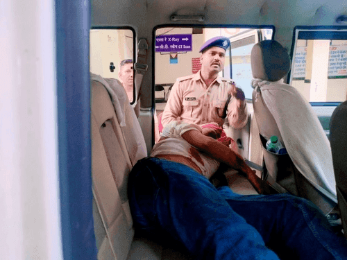 Police gave first aid to those injured in bike accident