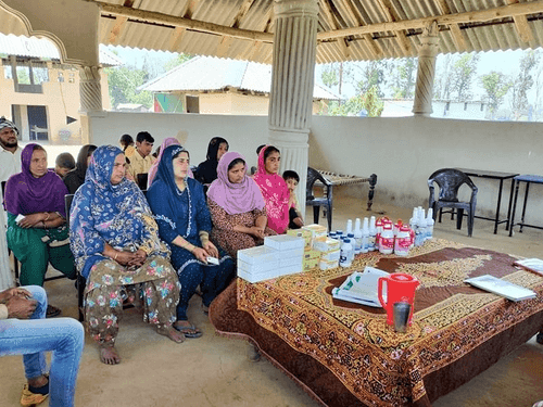 FMD vaccination was done in animals by veterinarians