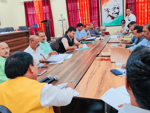 Education Minister Dr. Dhan Singh Rawat held a review meeting of School Education Department