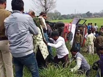 Victim of bus accident, many injured