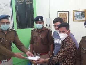 Kaliyar police returned mobiles worth ₹ 4,00,000