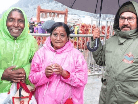 Uttarakhand Police handed over the lost bag to the devotee