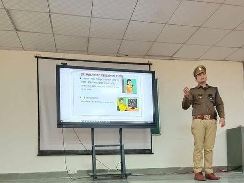 In the seminar organized in COER, Bahadrabad Police informed the girl students about the legal provisions