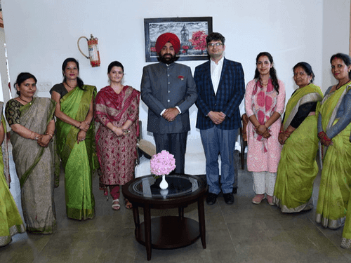 Self help group women met Governor Gurmit Singh