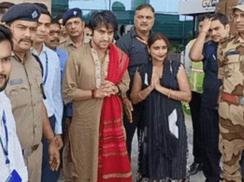 Baba of Bageshwar Dham reached Uttarakhand, will visit Badrinath Ji