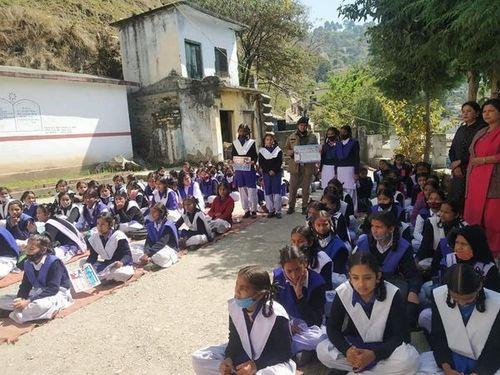 Women's helpline Bageshwar made school girls aware