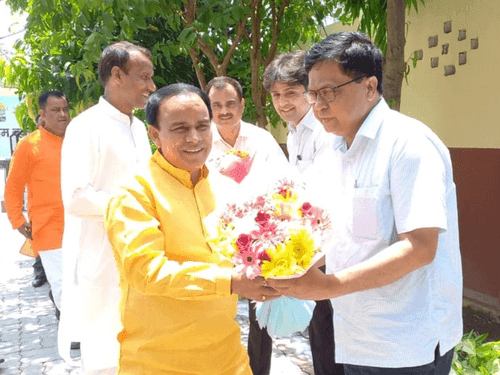 Cabinet Minister Dr. Dhan Singh Rawat participated in the meeting organized by the Education Department