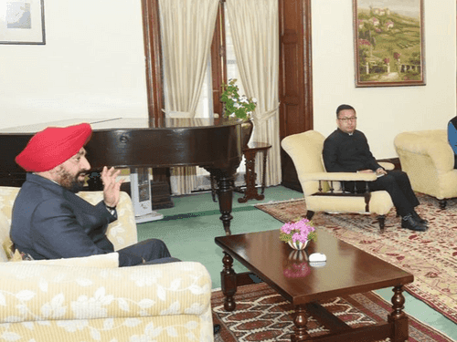Governor Gurmit Singh held a meeting with the office bearers of Boat Association