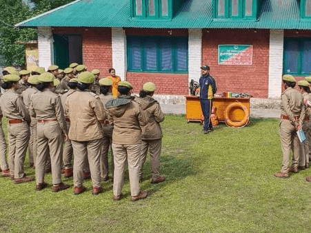 Information given by SDRF to trainee forest guards