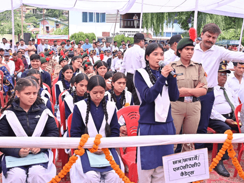 CM Dhami discussed the topic 'How to develop the border villages'