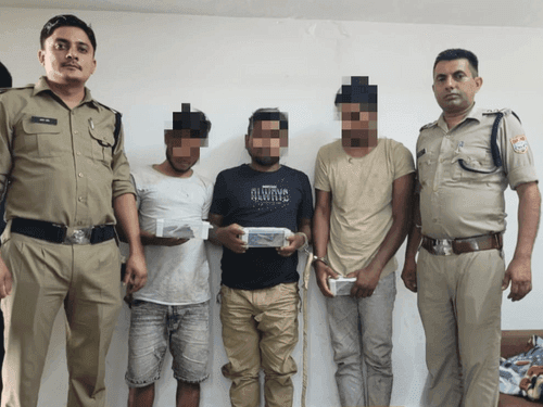 Nainital Police arrested 3 accused who cheated a person