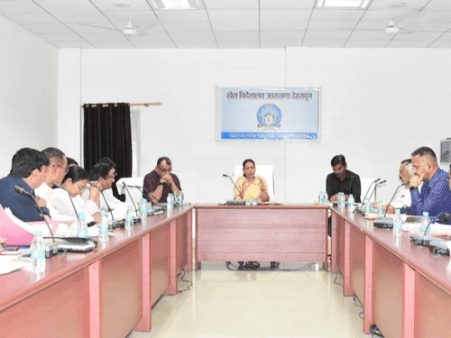 Cabinet Minister Rekha Arya took a meeting with sports department