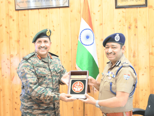 Major General Manoj Tiwari met the DGP