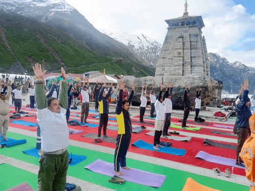 Yoga done in Kedarnath Dham on International Yoga Day