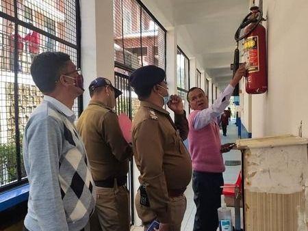 Instructions given by Superintendent of Police Bageshwar regarding fire safety