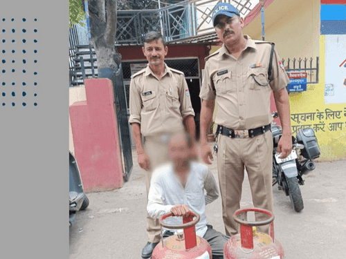 Accused arrested with two stolen cylinders