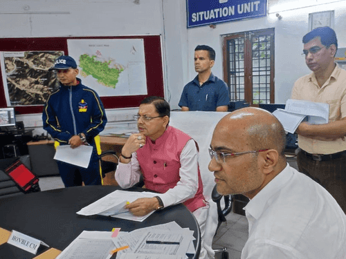 CM Dhami took inspect the situation in various areas by reaching the disaster control room