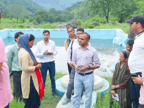 DM Mayur Dixit inspected Amrit Sarovars under construction
