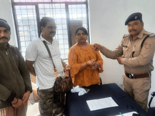 Uttarkashi Police handed over the lost mangalsutra to its owner