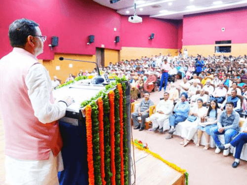 CM Dhami participated in the literature honor ceremony
