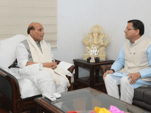 CM Dhami met Defense Minister Shri Rajnath Singh in New Delhi