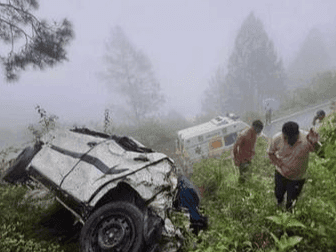 Uncontrollable car fell into the ditch, two died