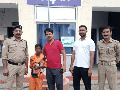 The police handed over the separated Shiv devotee to his relatives