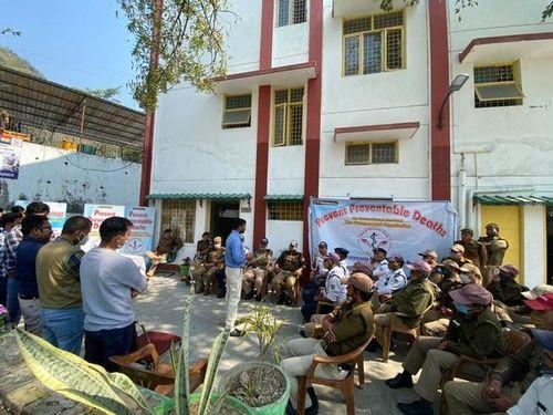 Tehri Police took first aid training in view of Chardham Yatra