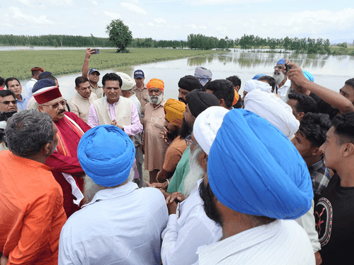 Cabinet Minister Satpal Maharaj inspected flood affected areas