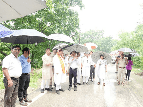 Cabinet Minister Satpal Maharaj did on-site inspection of landslide happening near Mansa Devi temple