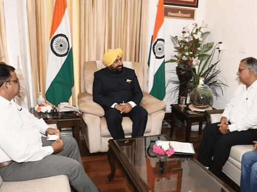 Officials of Sidkul Manufacturers Association of Uttarakhand met Governor Gurmit Singh