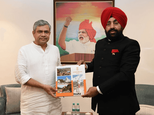Governor Gurmit Singh met the Minister of Electronics and Information Technology in New Delhi