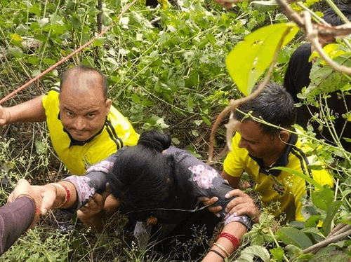 Car fell into 30 meter deep ditch, rescue done by SDRF