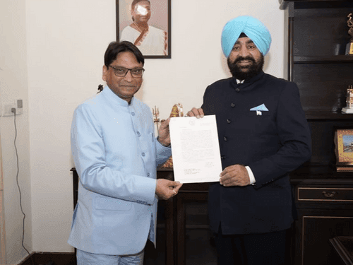 Director of Uttarakhand Judicial and Legal Academy, Bhawali met the Governor