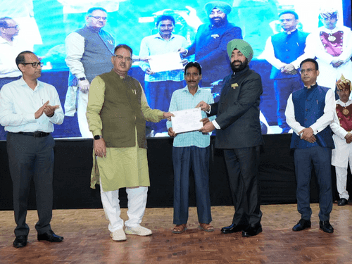 ‘Fight with Plastic’ workshop organized at Raj Bhavan