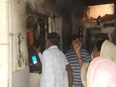 Accident due to cylinder fire in Vikas Nagar