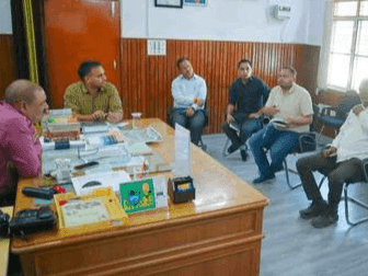 Garhwal Commissioner reached Kedarnath, assured to provide full rights to the pilgrimage priests