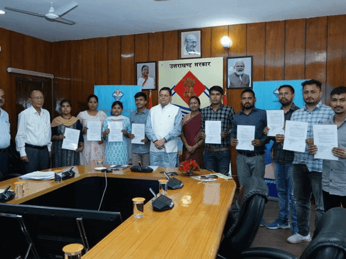 CM Dhami provided appointment letters to 10 candidates selected through UKSSSC