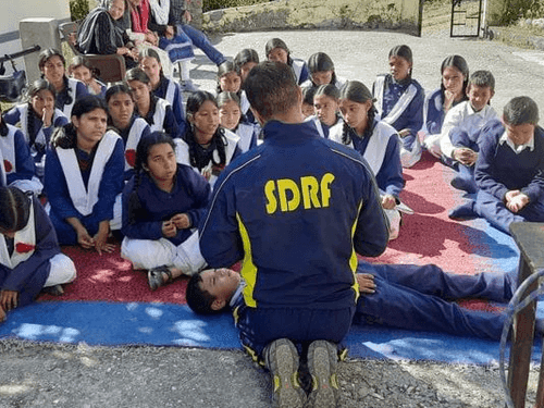 Training given to students under the training program by SDRF