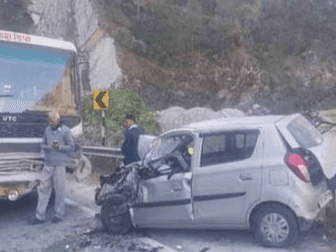 Heavy collision between roadways bus and car on Badrinath Highway