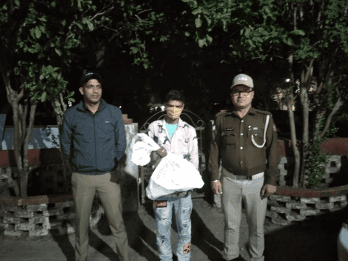 Champawat Police arrested accused with illegal country liquor
