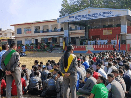 SDRF gave information about disaster management to the students present in Basant Vihar