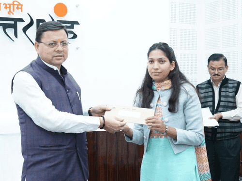 CM Dhami distributed appointment letters to 8 recommended candidates